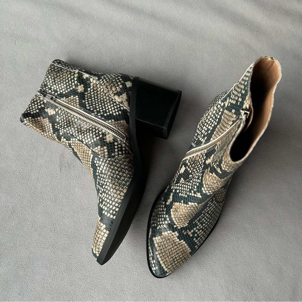 Treasure & Bond ~ Fern Bootie ~ Women’s Size 8